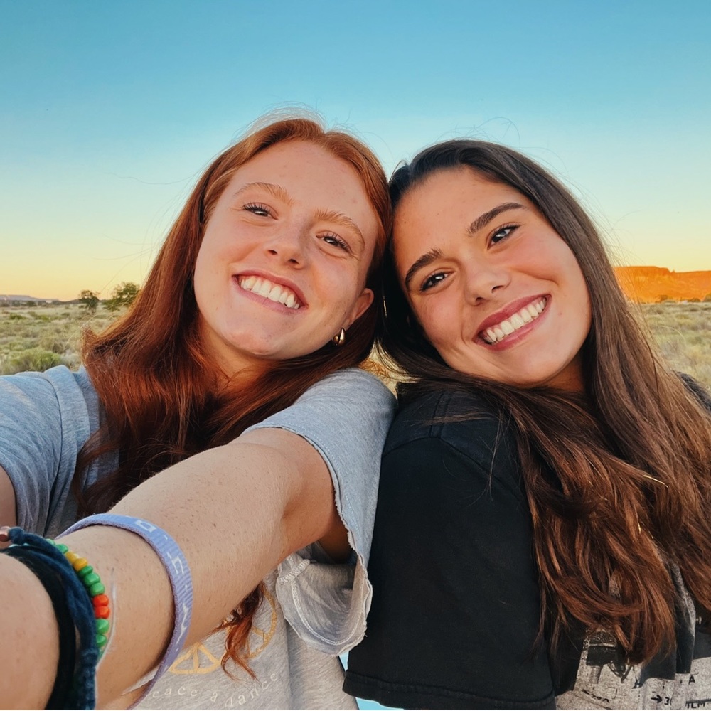 Meet your Poshers, Caitlyn and Haleigh